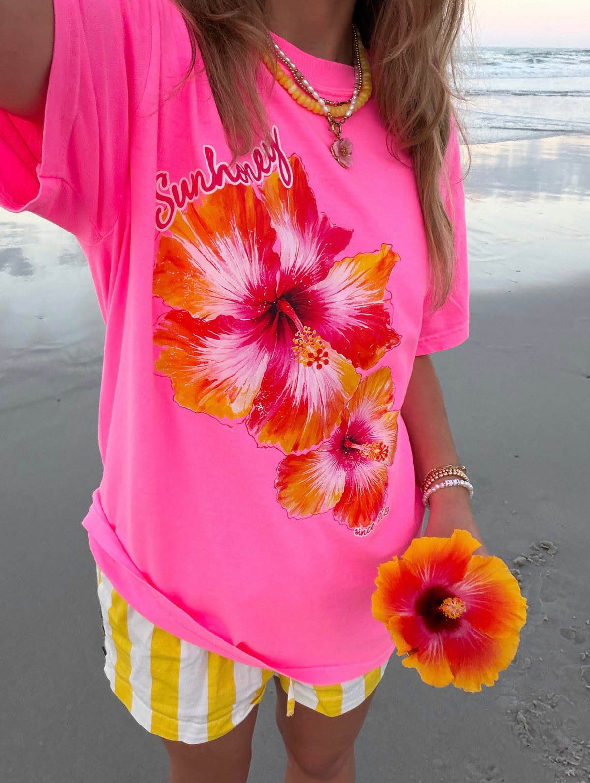 Sunhoney Hibiscus Punch Tshirt - Neon Pink – Sunhoney®